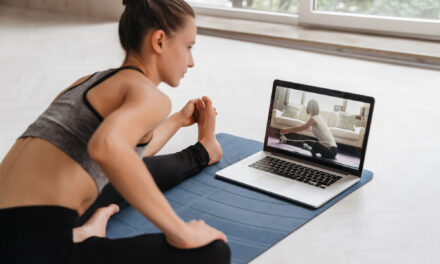 Online Pilates vs. Studio Classes: Cost, Coaching, and Convenience